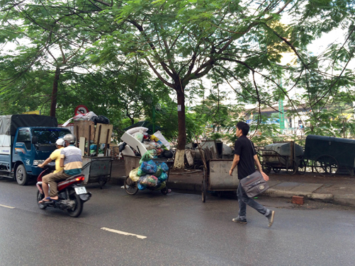 Bất cập trong các điểm tập kểt Xe gom rác
